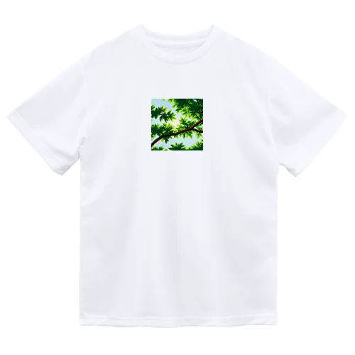 立っている木の枝 Dry T-Shirt