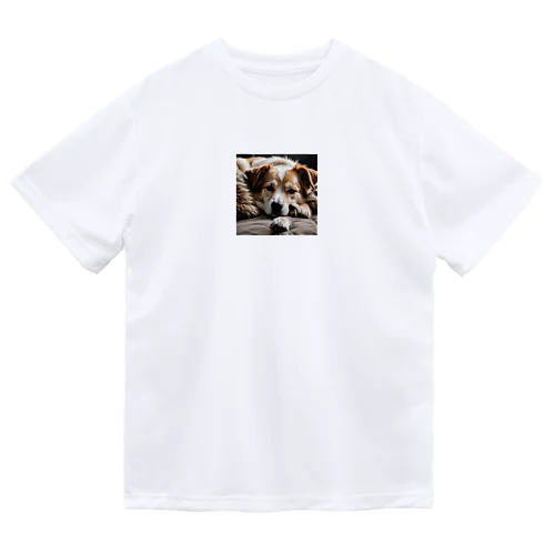 愛らしい表情の犬の耳 ドライTシャツ
