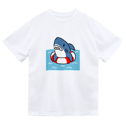 うきわでうかぶサメ Dry T-Shirt