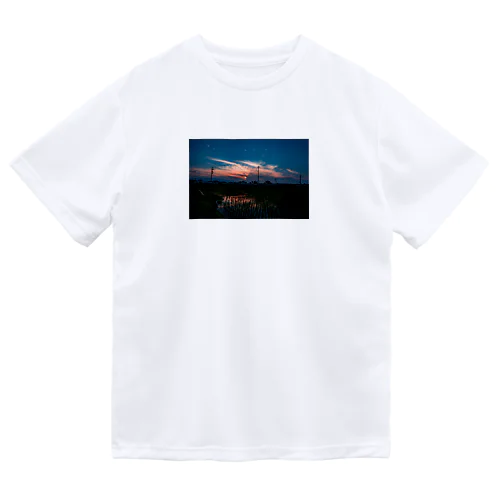 夕焼けの田んぼ Dry T-Shirt