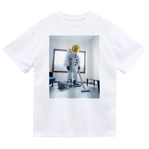 掃除機をかける宇宙飛行士 ドライTシャツ