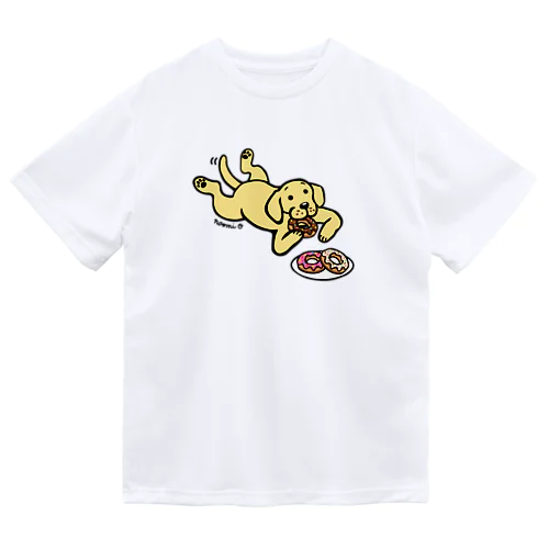 ドーナツをつまむイエローラブラドール ドライTシャツ