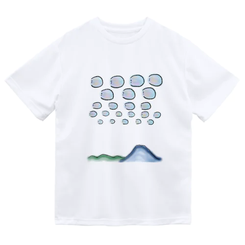 うろこ雲 Dry T-Shirt