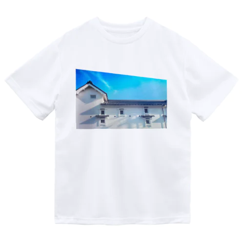 青い空　白い壁 ドライTシャツ