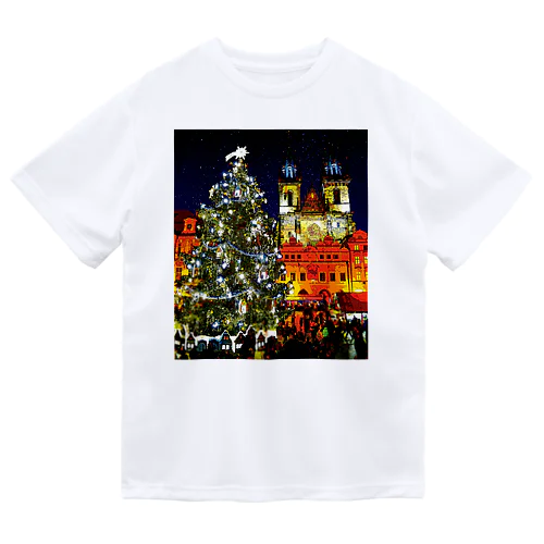 プラハ 夜のクリスマスツリーとティーン教会 Dry T-Shirt