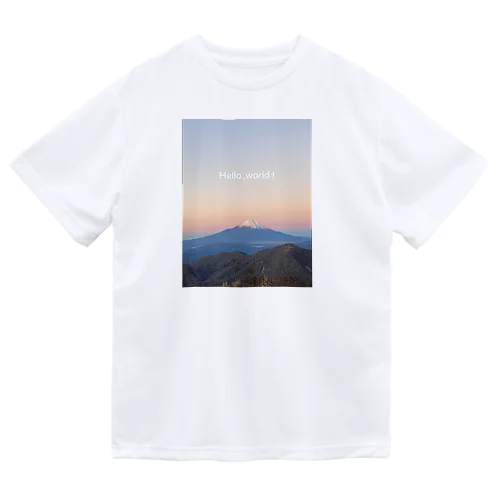 淡い空の富士山 Dry T-Shirt