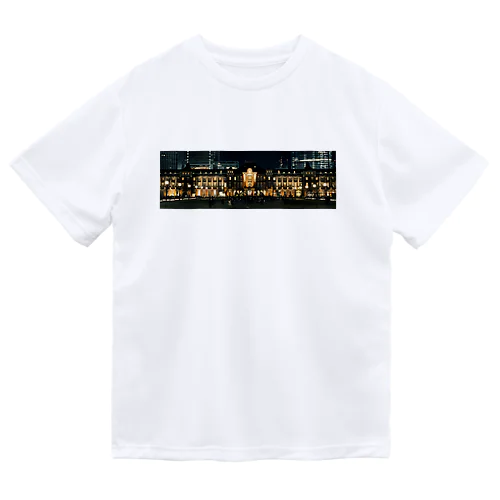 夜の東京駅 Dry T-Shirt