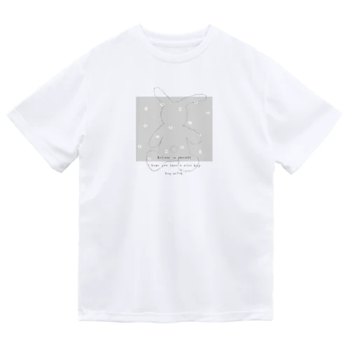 ふわふわうさぎとお花畑 Dry T-Shirt