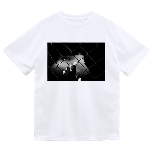 フェンスの先 Dry T-Shirt