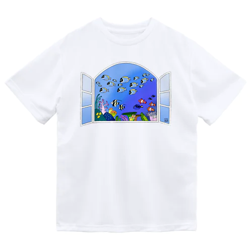 パウダーブルーが泳ぐ海 Dry T-Shirt
