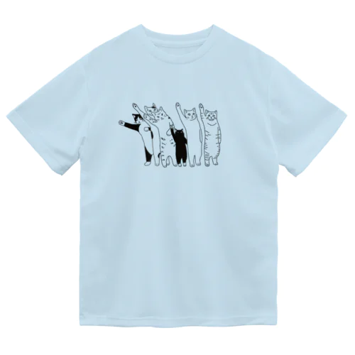 ヘイ！ タクシー！一台に乗るつもりの猫達 Dry T-Shirt