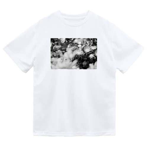 モノクロフラワー（キク） Dry T-Shirt