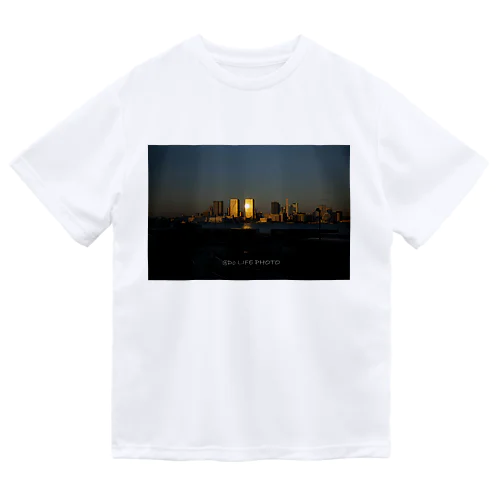 芝浦ふ頭からの夕景 Dry T-Shirt