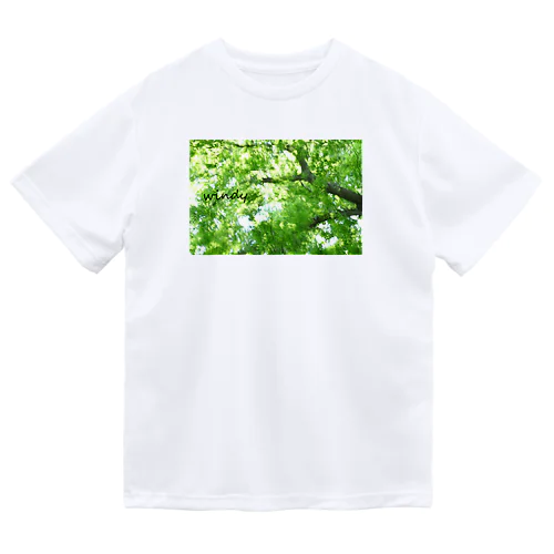 風に揺れる木 Dry T-Shirt