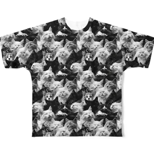 ぎっしり眠る三毛猫モノクロ フルグラフィックTシャツ