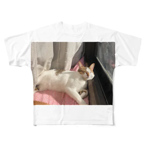 おねむなにゃんこ All-Over Print T-Shirt