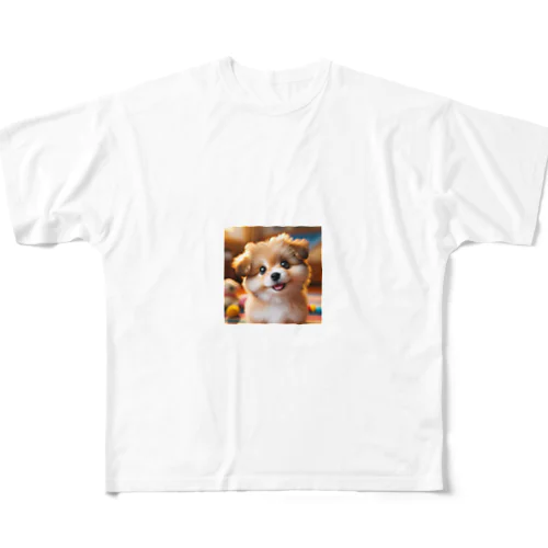 愛らしい小型犬が微笑みながらカメラに向かっている フルグラフィックTシャツ