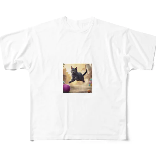 おもちゃを追いかけジャンプする猫ちゃん All-Over Print T-Shirt