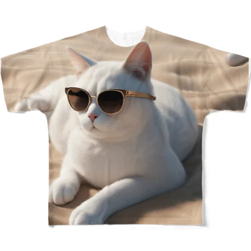 ビーチで波の音を聴きながらサングラスをかけた猫 All-Over Print T-Shirt