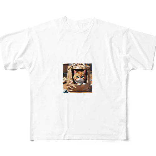 袋に入り込んで遊んでいる猫 All-Over Print T-Shirt