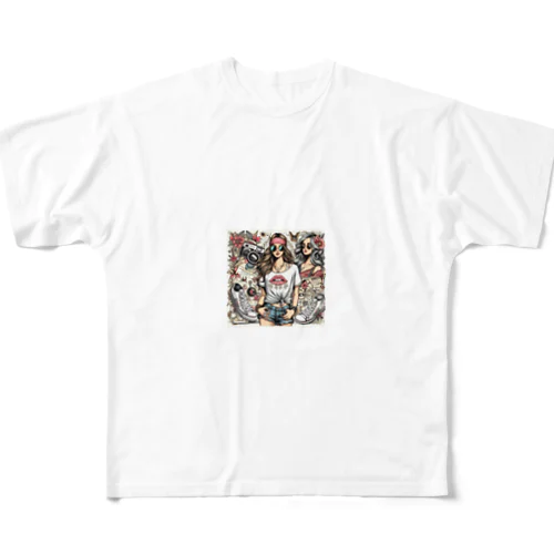 スニーカーとカメラ All-Over Print T-Shirt