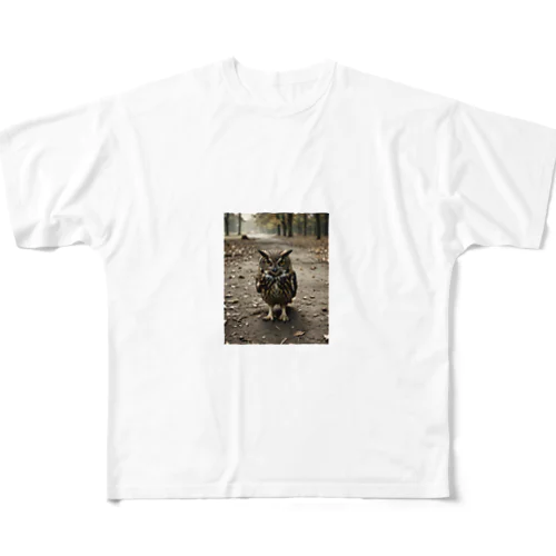 地面を歩くフクロウ All-Over Print T-Shirt