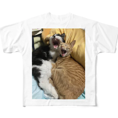 キュートな猫猫あくび フルグラフィックTシャツ