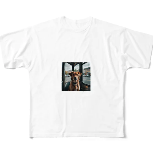 バスの中で座る犬 dog sitting on the bus フルグラフィックTシャツ