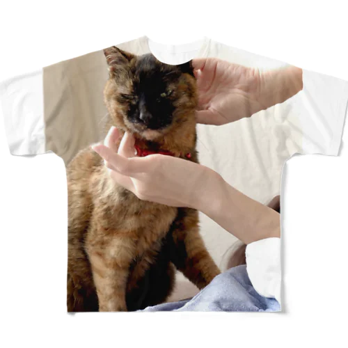撫でられマミ All-Over Print T-Shirt