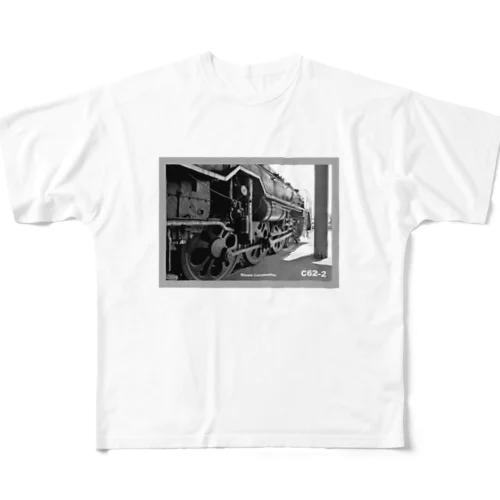 車庫にスタンバイするC622蒸気機関車 （モノクロフォト） All-Over Print T-Shirt