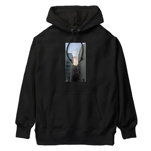 ビルとビルの間から Heavyweight Hoodie