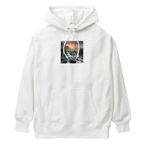 夜明けの滝と山々の美しい自然風景 Heavyweight Hoodie