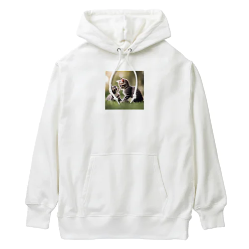 子猫の面倒を見る🐈 Heavyweight Hoodie