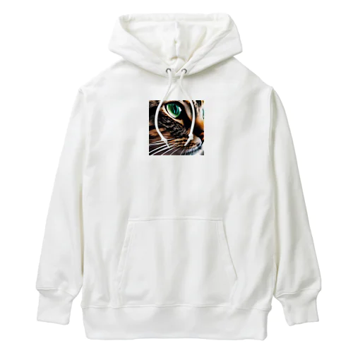 じっと物を見つめる猫 Heavyweight Hoodie