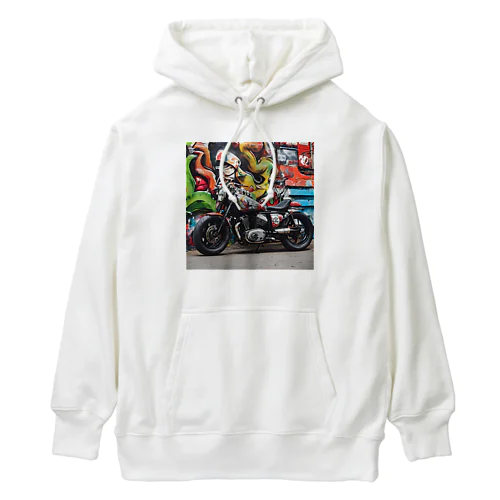 ストリートアートに映えるカスタムバイク Heavyweight Hoodie