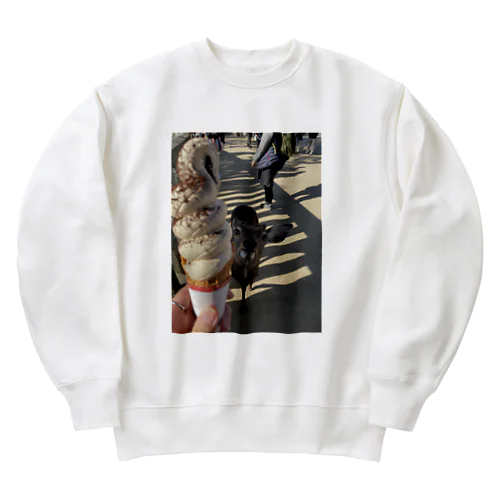 ソフトクリーム欲しがる鹿 Heavyweight Crew Neck Sweatshirt