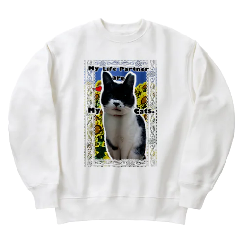 目力たっぷりの白黒猫モンドちゃん Heavyweight Crew Neck Sweatshirt