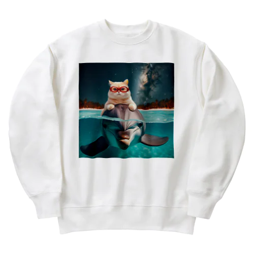 イルカと猫が海を共に泳ぐ異種間の絆が存在 Heavyweight Crew Neck Sweatshirt