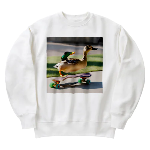 スケートボードに乗るアヒル Heavyweight Crew Neck Sweatshirt