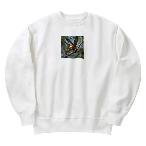 枝から枝へ移動するタカ Heavyweight Crew Neck Sweatshirt