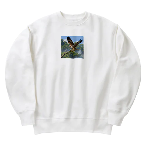 空中でバランスを保っているタカ Heavyweight Crew Neck Sweatshirt