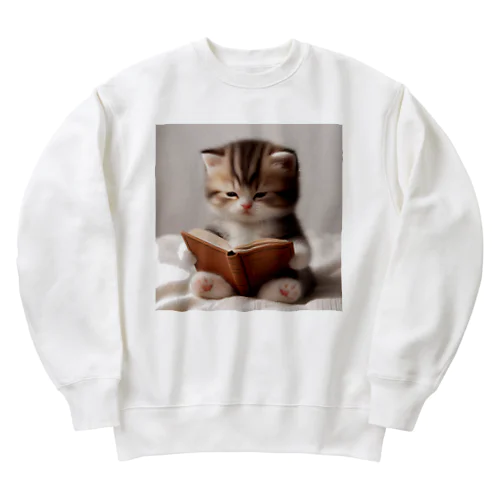 読書する赤ちゃんネコのグッズ Heavyweight Crew Neck Sweatshirt