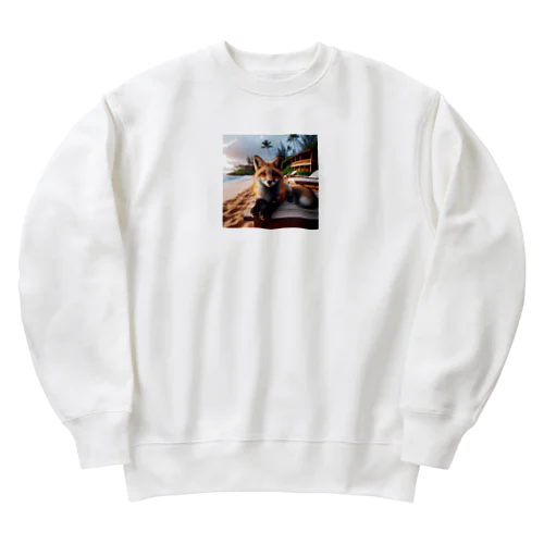 ハワイのリゾートビーチで自由を満喫しているキツネ① Heavyweight Crew Neck Sweatshirt