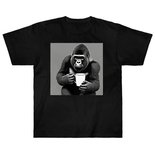 喫茶を楽しむゴリラさん Heavyweight T-Shirt