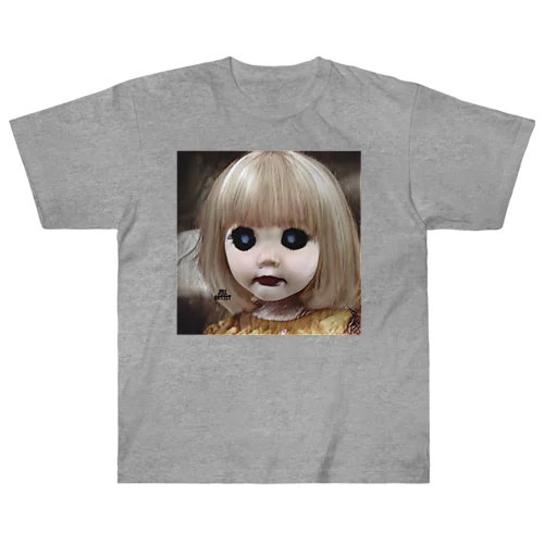 怖い幼女の西洋人形 Heavyweight T-Shirt