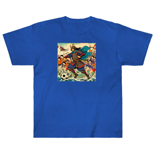 日本の昔と今が混在した光景:サッカーに興じる戦国武将、Japanesescenery:Sengoku warlords enjoying soccer Heavyweight T-Shirt