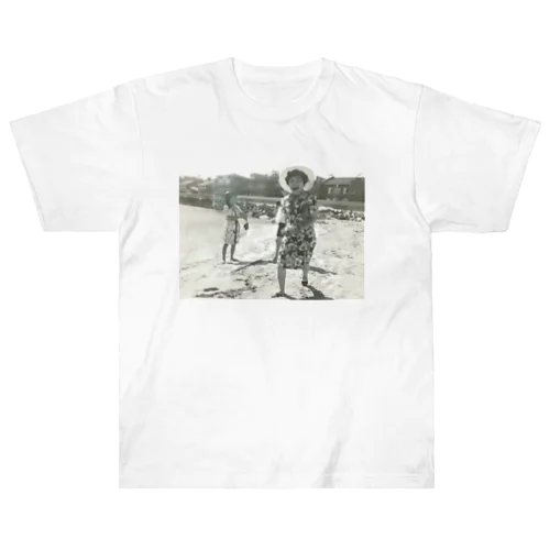 ミヨ子のサマーバケーション Heavyweight T-Shirt