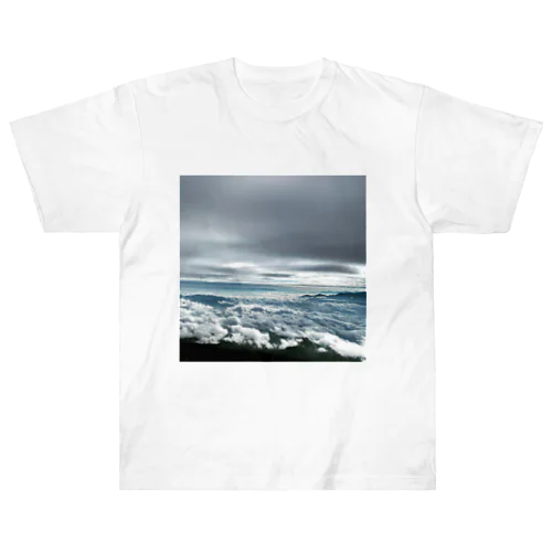 sea ​​of ​​clouds Heavyweight T-Shirt