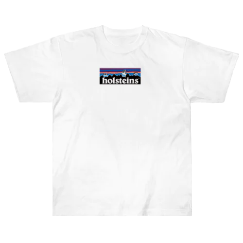 キャンプより牧場に行きたくなってくる Heavyweight T-Shirt