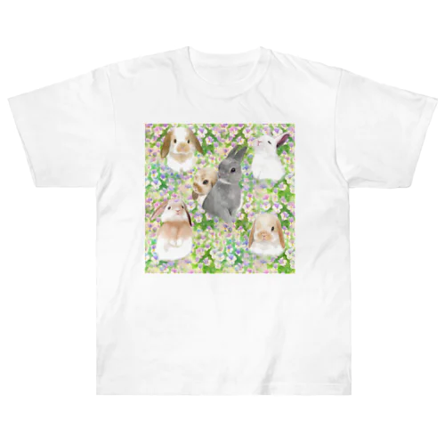 パンジーのお花畑とかわいいうさぎたちのシームレスパターンイラスト Heavyweight T-Shirt